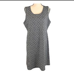 LL BEAN Women's Black and White Geometric Short Sleeve Knit Dress Size medium